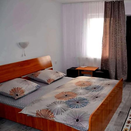 Cris & Mona Hotel Săpînţa Kültér fotó